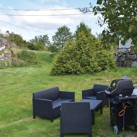 Semesterbostad Beautiful In W/ 3 Bedrooms Staubo