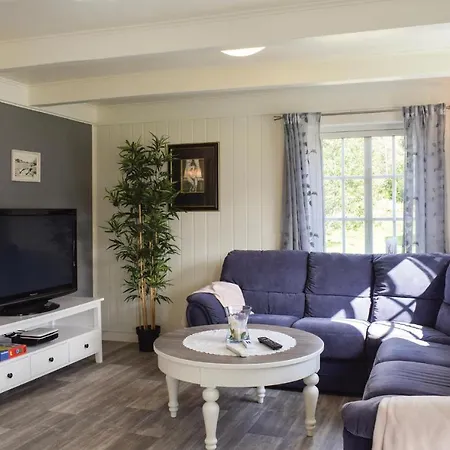 Beautiful In W/ 3 Bedrooms *