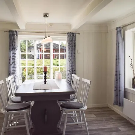 Beautiful In W/ 3 Bedrooms Semesterbostad Staubo