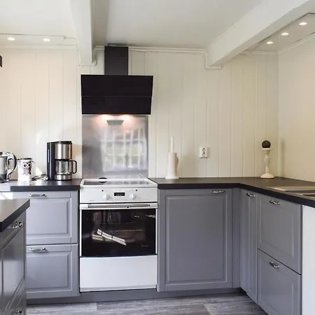 Beautiful In W/ 3 Bedrooms Semesterbostad